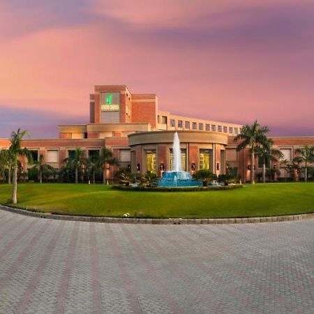 NIRVANA Hotel Banquets Club Ludhiana Extérieur photo