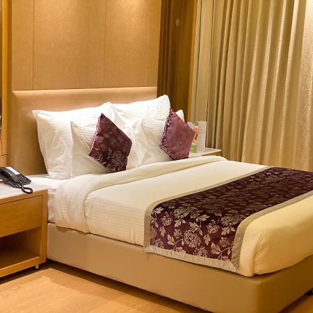 NIRVANA Hotel Banquets Club Ludhiana Extérieur photo