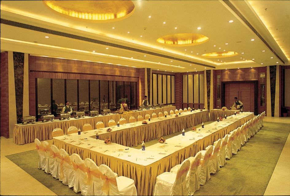 NIRVANA Hotel Banquets Club Ludhiana Extérieur photo