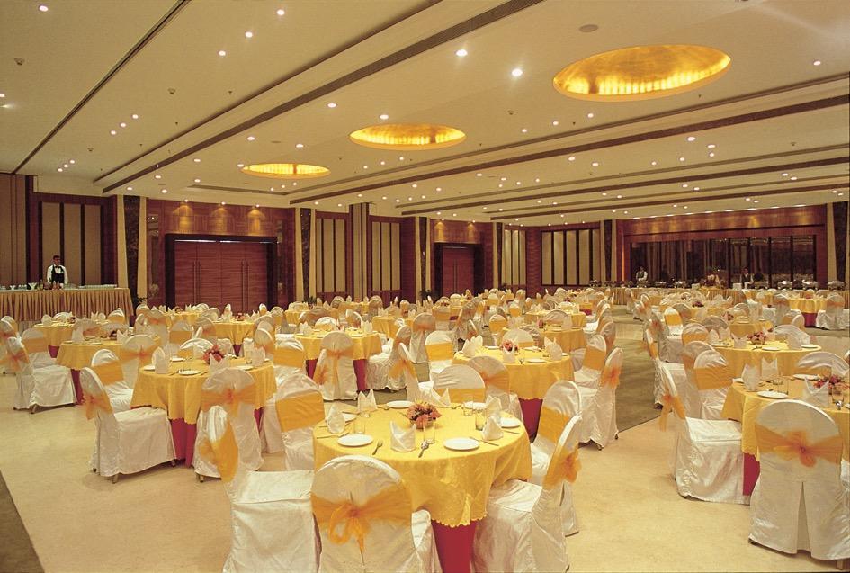 NIRVANA Hotel Banquets Club Ludhiana Extérieur photo