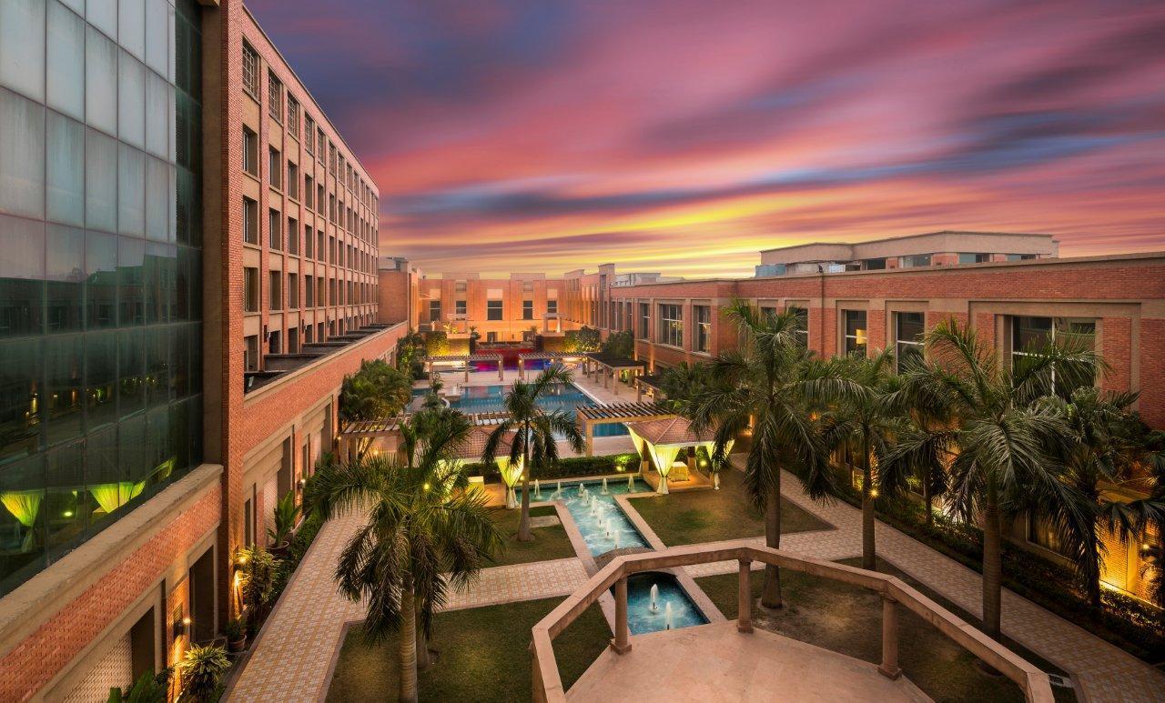 NIRVANA Hotel Banquets Club Ludhiana Extérieur photo