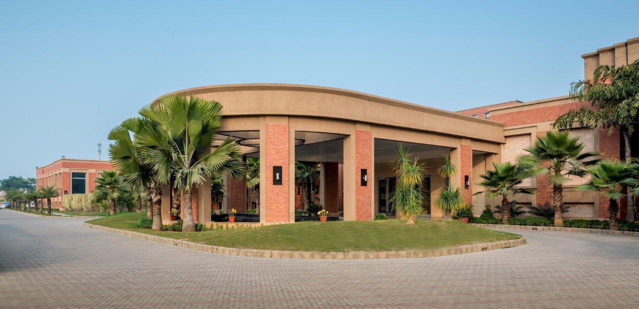 NIRVANA Hotel Banquets Club Ludhiana Extérieur photo